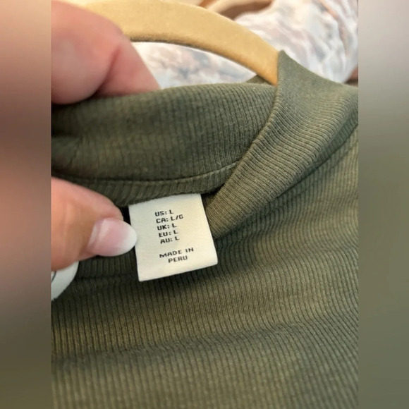 Joie Women’s Mock Neck Dark Green T Shirt Sweater Size L - Picture 4 of 4